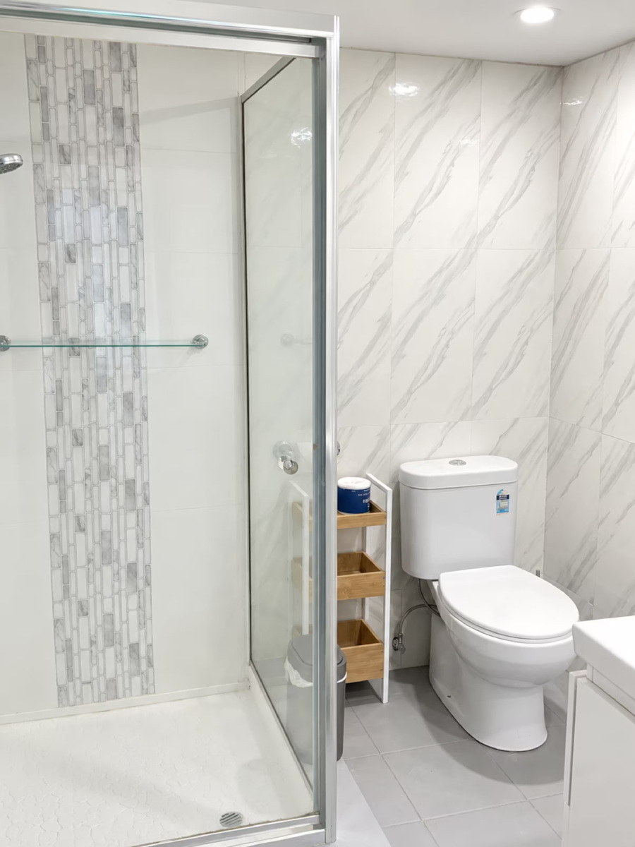 1_BATHROOM