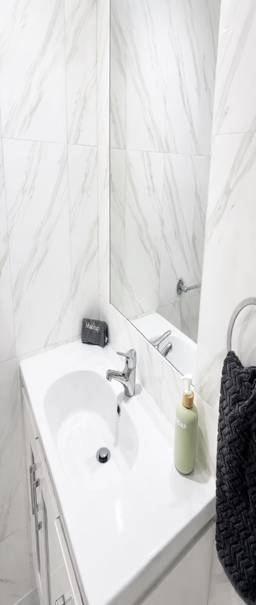 ENSUITE-2ND-PHOTO